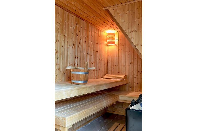 Relaxen Sie in der Sauna!
