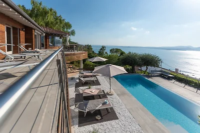 Villa Vela
