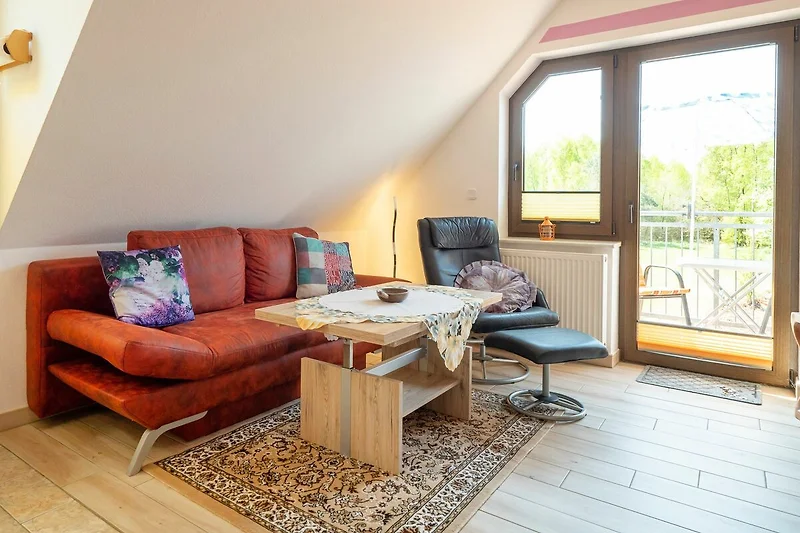 Wohnzimmer mit Sofa