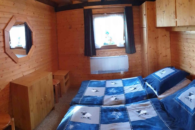 1.Schlafzimmer mit Doppelbett
