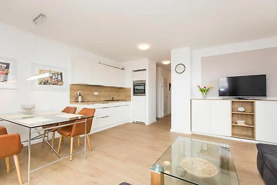 Eckapartment mit 2 Terrassen mit Parkplatz am...