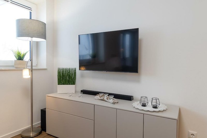 Dorumer Sielhuus 5 - Deine Ferien - Smart-TV im Wohnzimmer