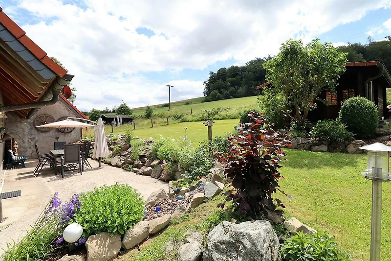 Ferienhaus Flechtdorfer Waldblick - Deine Ferien - Garten