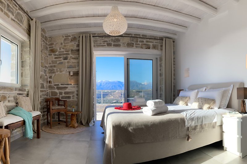 Villa Levanta geräumige Schlafzimmer Meerblick  Bergblick Terrassenzugang En-suite-Bad