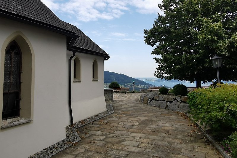 Spaziergang zur Kronberg-Kapelle