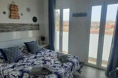 Sunset Suite in Corralejo Sun, großer Pool mit Sonnenliegen, ruhig, zentral, sicher.
