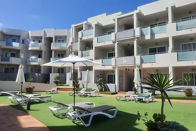 Sunset Suite in Corralejo Sun, großer Pool mit Sonnenliegen, ruhig, zentral, sicher.