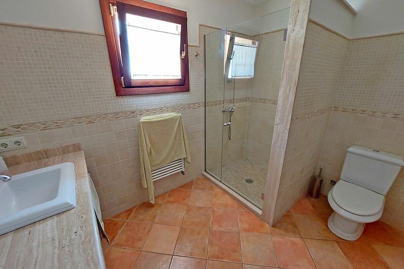 Badezimmer 3 mit Dusche im Obergeschoss