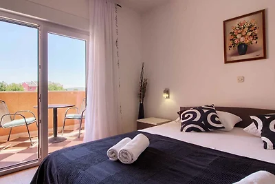 Villa mit großem Pool, 500 m vom Strand entfern