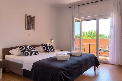 Villa mit großem Pool, 500 m vom Strand entfern