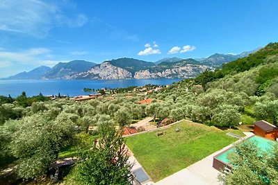 DOMUS INCANTUS Nature/Lake and Pool