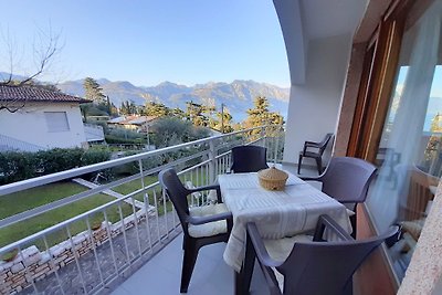 DOSSO FERRI only 150 metres from the lake