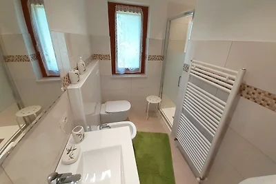 VILLA EDDI Eine Oase 200 mt vom See