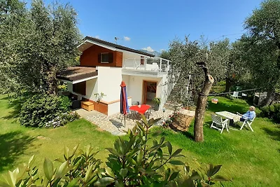 VILLA EDDI Eine Oase 200 mt vom See