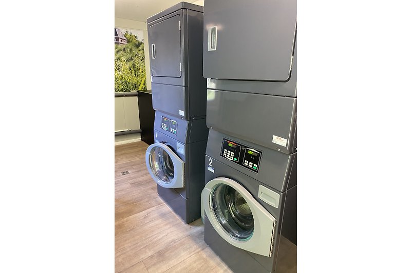 Er is een wasserette aanwezig met 4 wasmachines en 4 drogers. Betalen gaat gemakkelijk contactloos met de betaalpas.