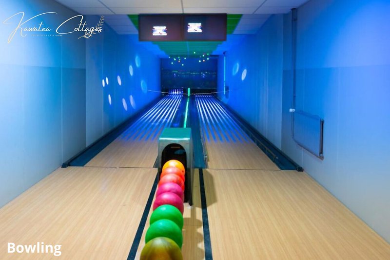 Bowling in the holidaypark, just 500 meters from Kawatea cottage Rotorua