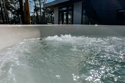 De Strandhoed - Boshuys met hottub