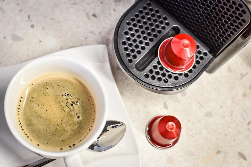Kaffeegenuss Filterkaffemaschine/Nesspresso-Maschine zur Wahl