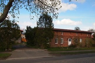 Gemütliche und sehr gut ausgestattete Wohnung mit Garten.