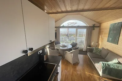 Das kleine rote Hochhaus