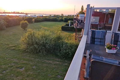 Das kleine rote Hochhaus