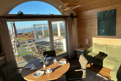 Das kleine rote Hochhaus