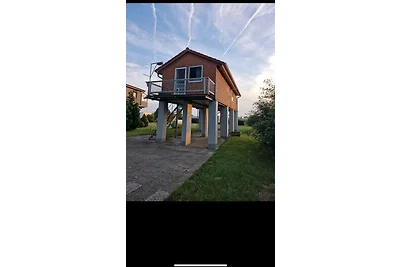 Das kleine rote Hochhaus