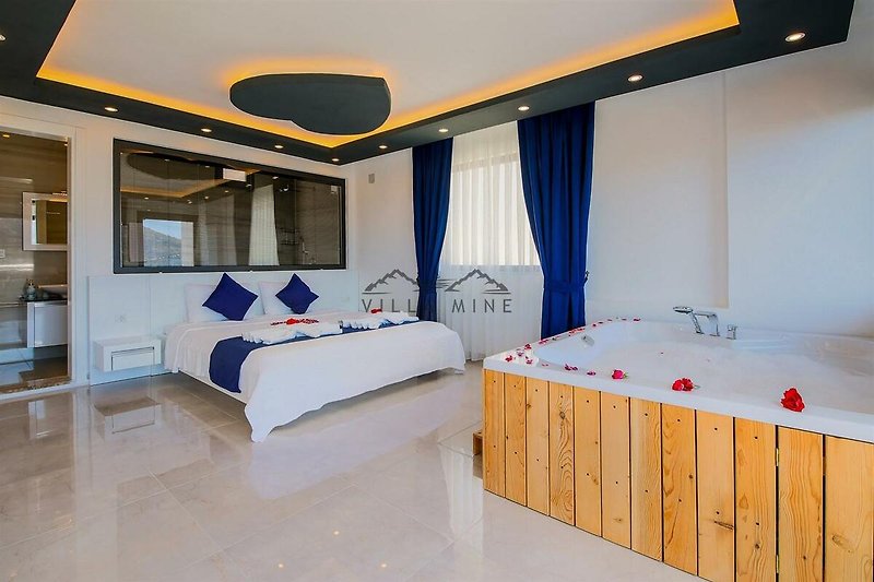 Elegantes Schlafzimmer mit stilvoller Einrichtung.