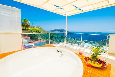 Schöne Ferienunterkunft mit Garten in Kalkan