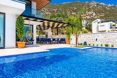 Luxury villa with sauna and 2 pools