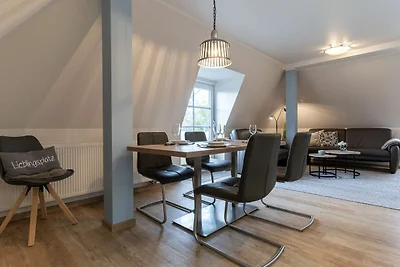 Huus Avelia Dachgeschoss-Ferienwohnung mit Ba...