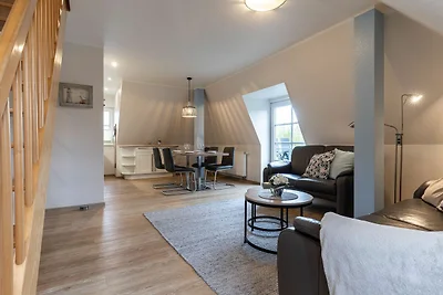 Huus Avelia Dachgeschoss-Ferienwohnung mit Ba...