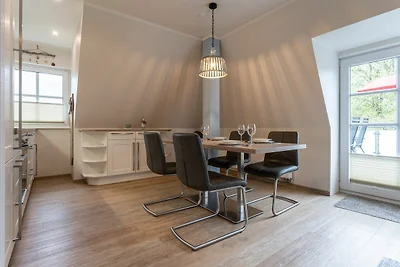Huus Avelia Dachgeschoss-Ferienwohnung mit Ba...