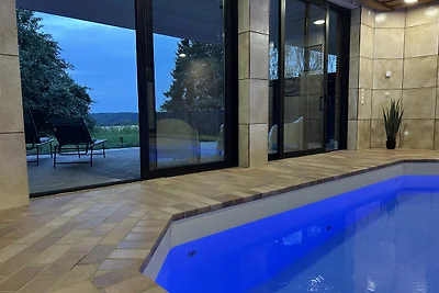 Villa mit Pool, Sauna, Weitblick