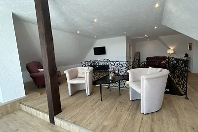 Villa mit Pool, Sauna, Weitblick