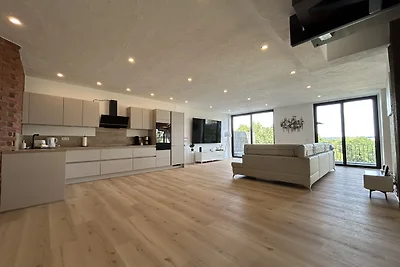 Villa mit Pool, Sauna, Weitblick