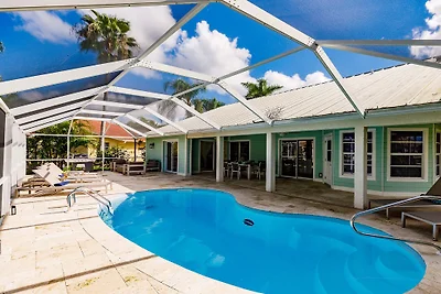 Villa Coral Cove