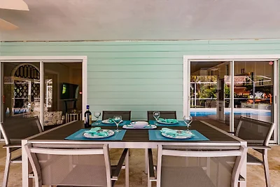 Villa Coral Cove