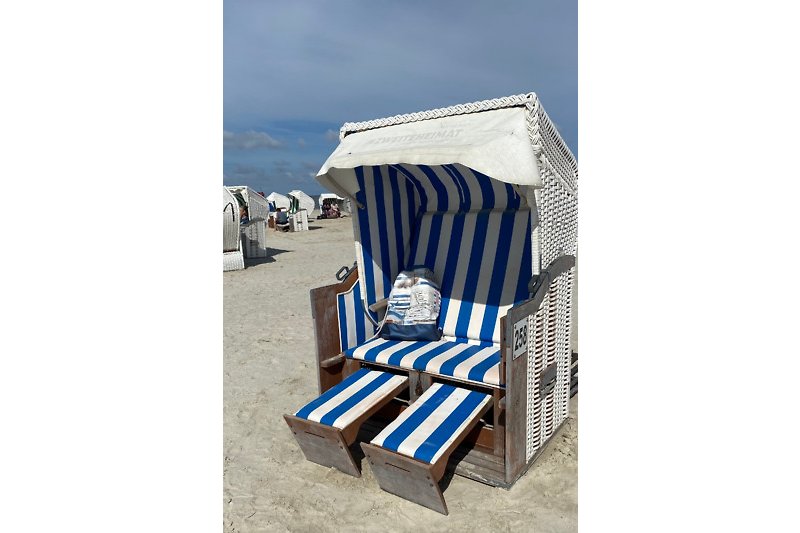 Strandkorb _ perfekt zum Entspannen und Sonnenbaden