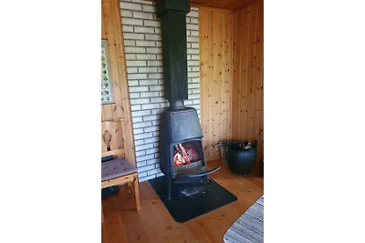 Cabina di legno sul lago Kesjön