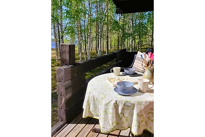 Cabina di legno sul lago Kesjön