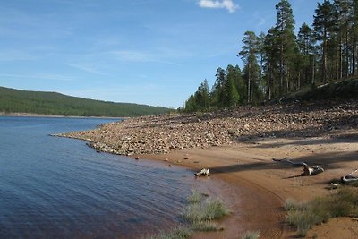 Log cabin by the lake Kesjön