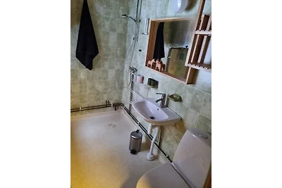 Cabina di legno sul lago Kesjön