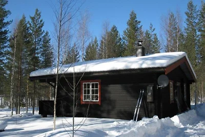 Cabina di legno sul lago Kesjön