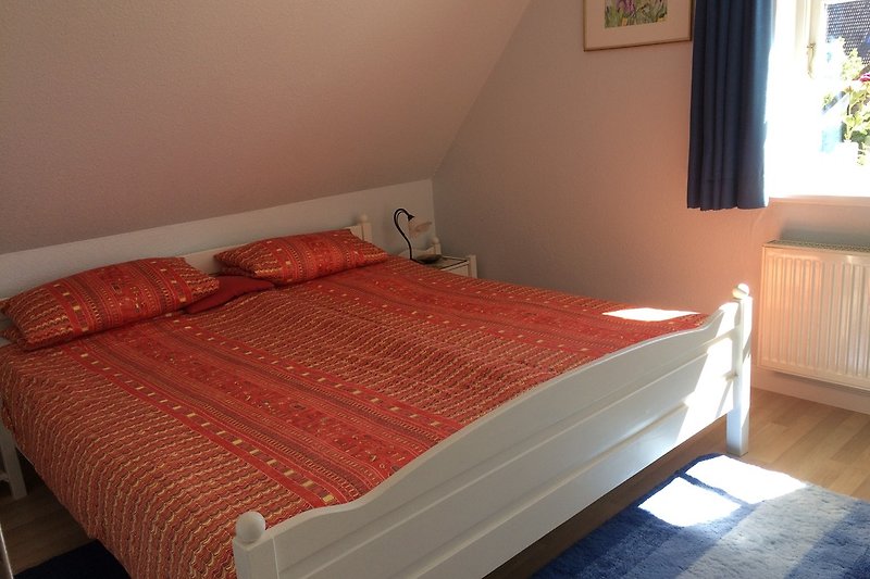Schlafzimmer mit Doppelbett  (180x200)