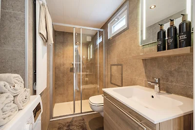 Luxuriöses Hausboot in Lemmer