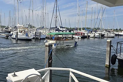 Hausboot nad Veerse Meer z tarasem na dachu