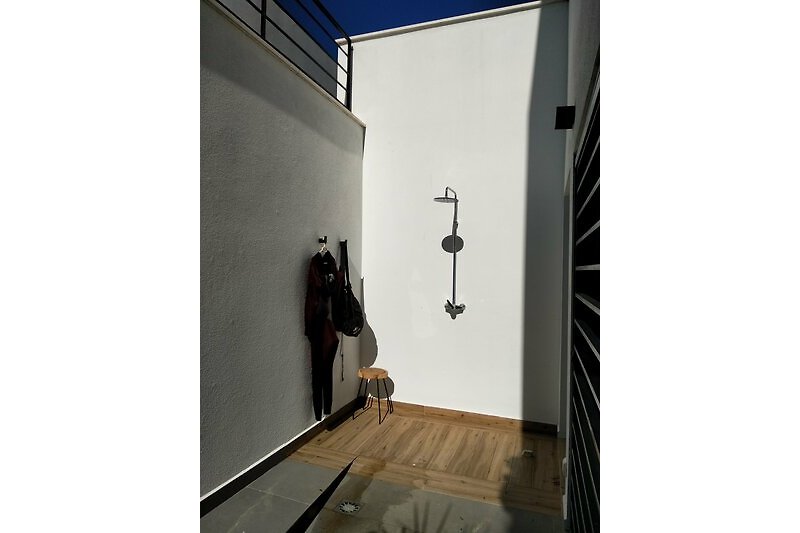 Outside shower space