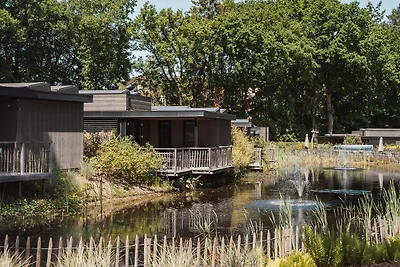 Luxuriöse Wasserlodge + Hot Tub (6p)