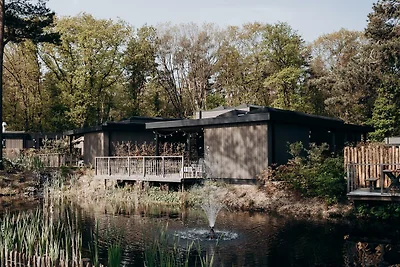 Luxuriöse Familien Wasserlodge + Hot Tub (6p)